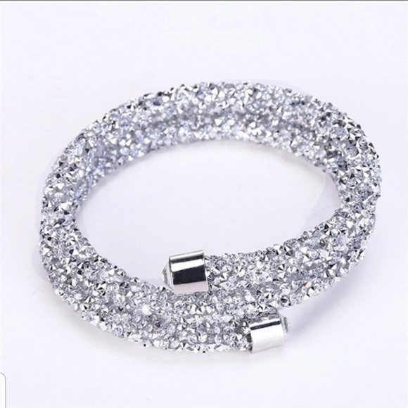 Jewelry - 3/$12 Beautiful silver crystal bracelet